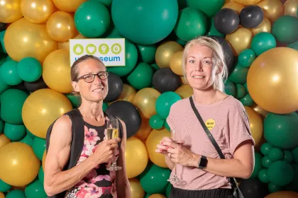 Nyöppning 13 juni: Gröna mattans fotovägg