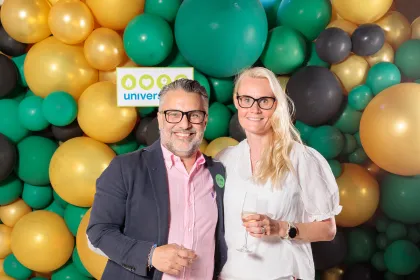Nyöppning 13 juni: Gröna mattans fotovägg