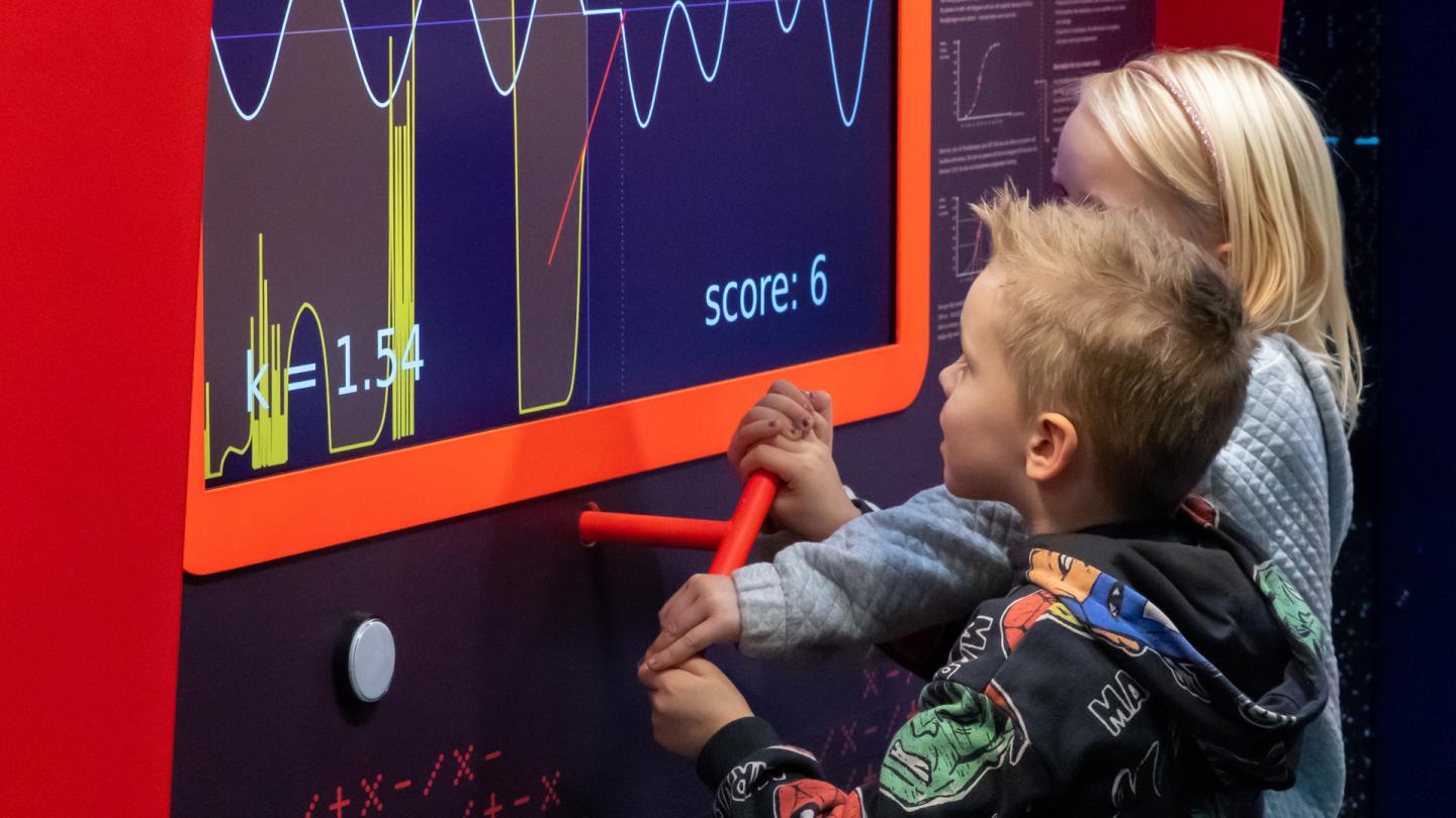 Barn utforskar matematiska kurvor